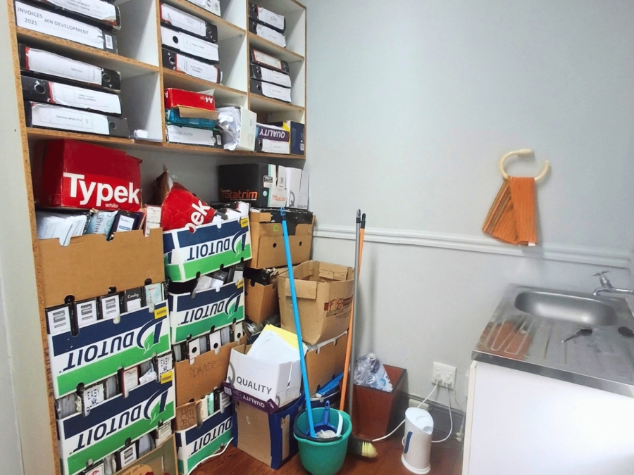 To Let Commercial Property for Rent in Vincent Eastern Cape